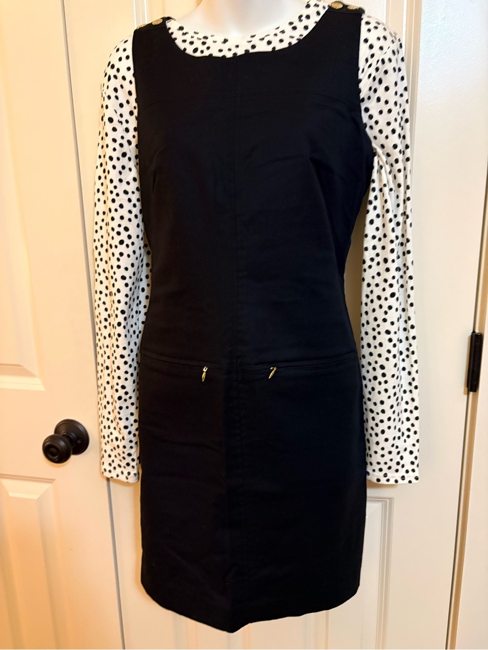 Black Sleeveless Sheath Dress - Classic Clean Look, size  6, blouse not included